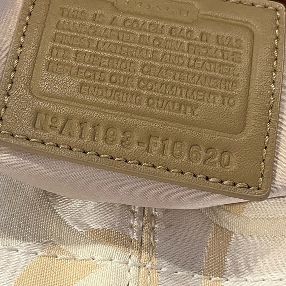 COACH Carly Hobo Bag Authentic A1193-F16620 - Picture 2 of 12